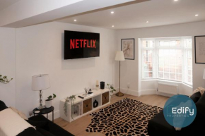 House With Parking Close To City Centre